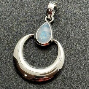 NEW Elegant Sterling Silver Teardrop Moonstone‎ Pendant